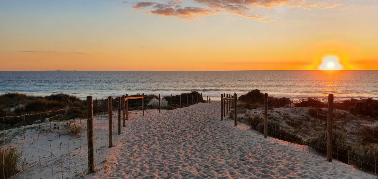 West Beach Lagoon 114 - Ocean Views West Perth Exteriér fotografie